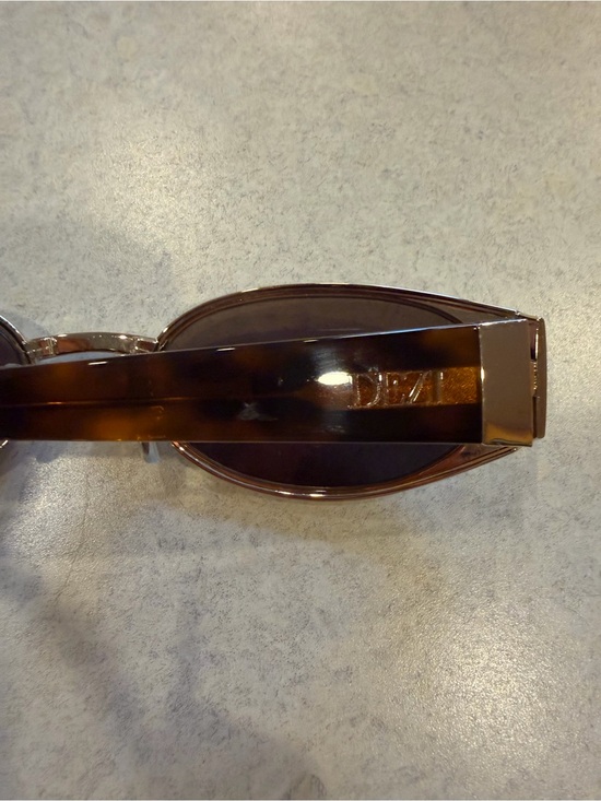 DEZI Oval Tortoiseshell Brown Sunglasses